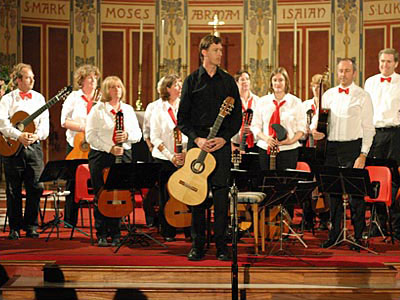 Bruce Paine and Hampshire Guitar Orchestra